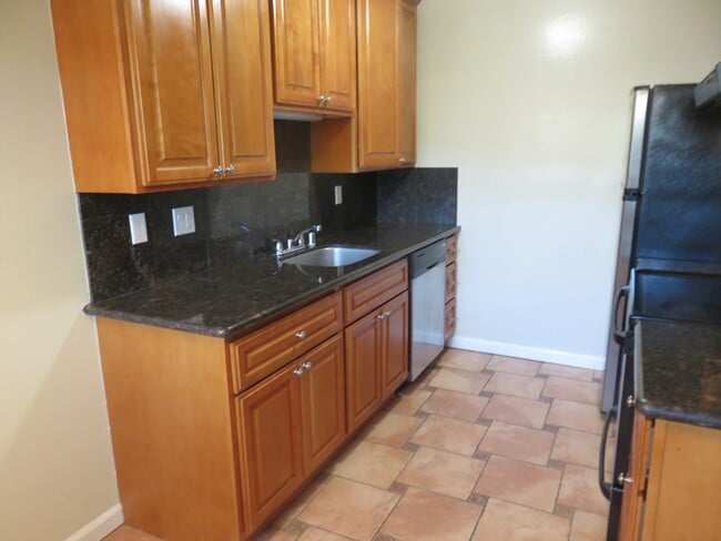 Building Photo - Hill Garden Apartments