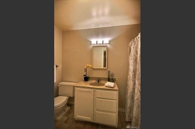Building Photo - 12211 SE 59th St