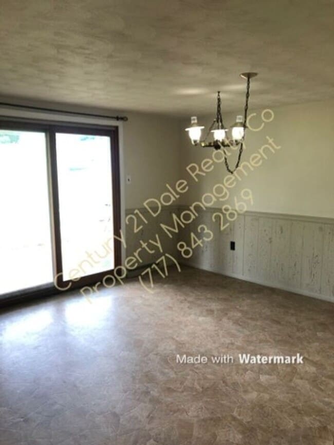 Building Photo - Charming 3 Bedroom home in Red Lion School...