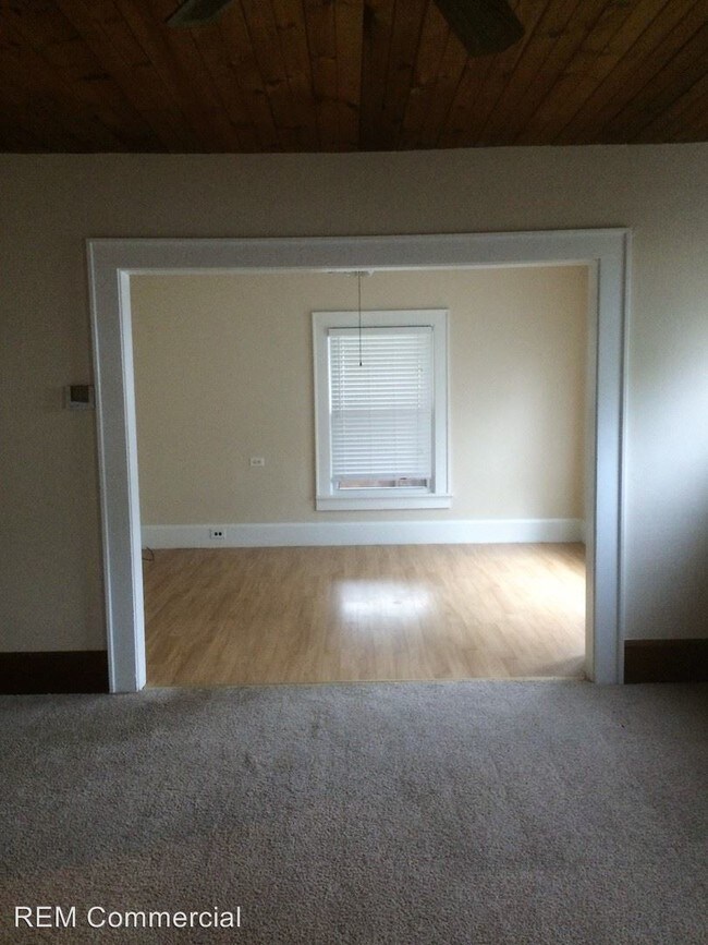 Building Photo - 426 7th St NE