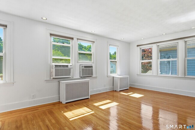 Building Photo - 30 Coram St