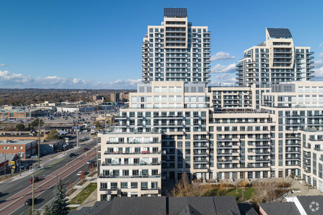 The Beverly Hills - SW Tower Appartements - 9191 Yonge St Richmond Hill ...