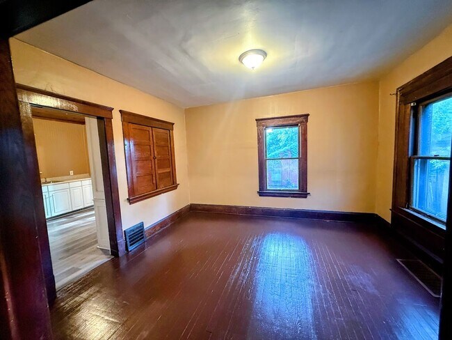 Foto del edificio - 638 Merton Ave