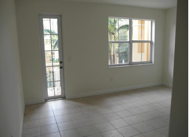 Building Photo - 2906 Shoma Dr