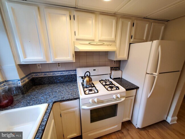 Foto del edificio - 2610 Tunlaw Rd NW