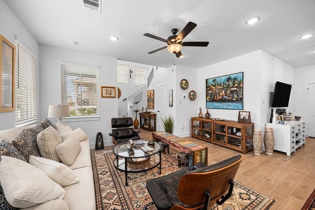 Building Photo - 7618 Redbud Orch Rd