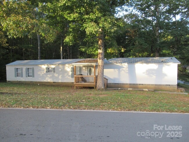 Building Photo - 368 Hudson White Trail