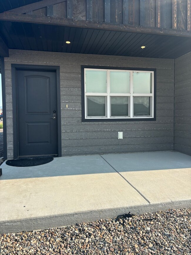 Building Photo - 7995 Avocet Dr