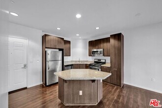 Building Photo - 1408 W Washington Blvd