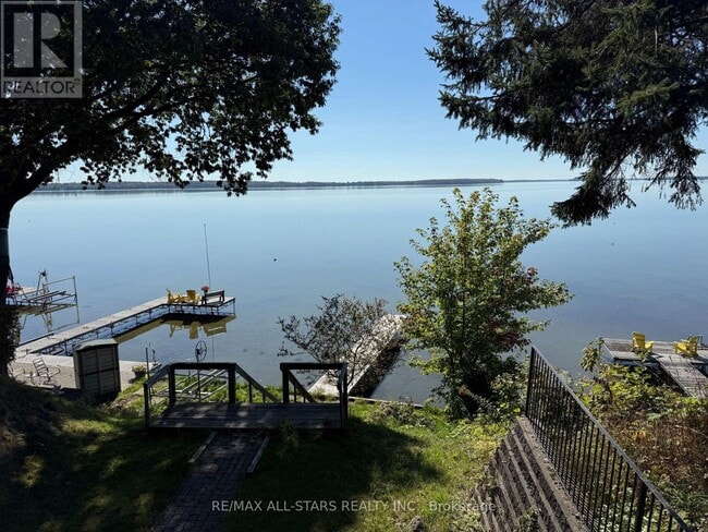 Building Photo - 2999 Lakeside Dr