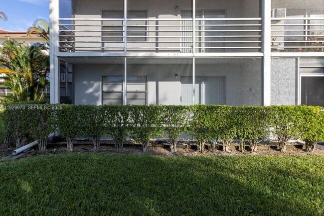 Building Photo - 130 Brighton Dr