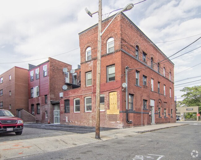 7480B Summer St, Malden, MA 02148 Apartments Malden, MA