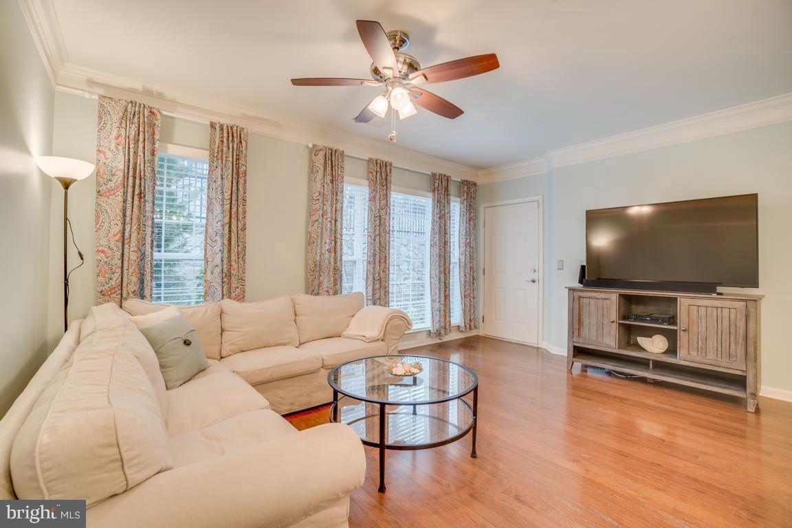 Primary Photo - 2291 Kew Gardens Dr