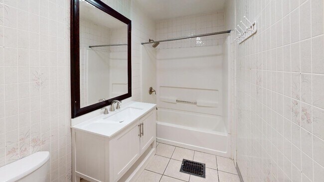 Foto del edificio - 176 E Tompkins St