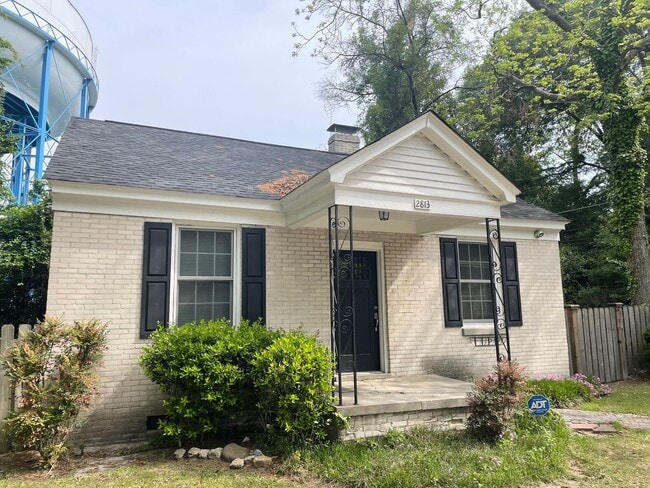 Building Photo - Stand Alone Cottage