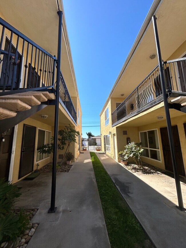 Foto del edificio - Fully Furnished Coastal Condo
