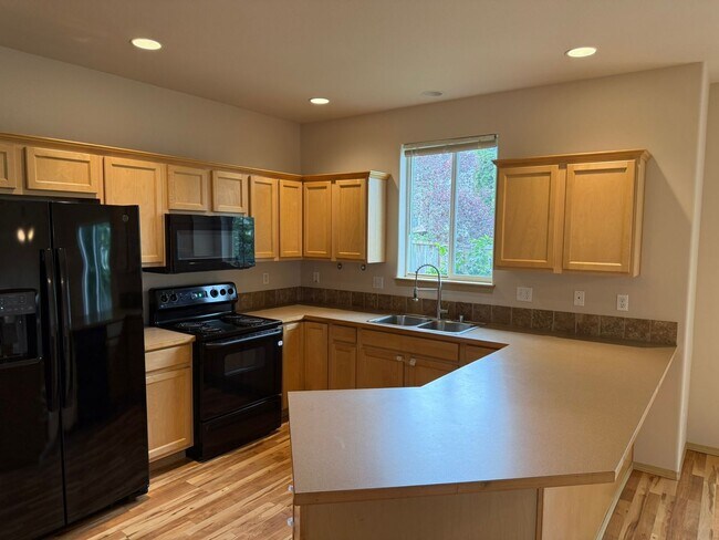 Foto del edificio - 3Bd/2.5Ba Maple Valley Home