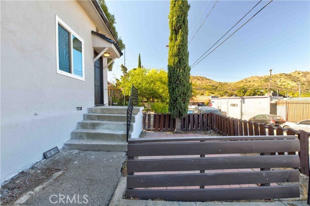 Building Photo - 10108 Fernglen Ave