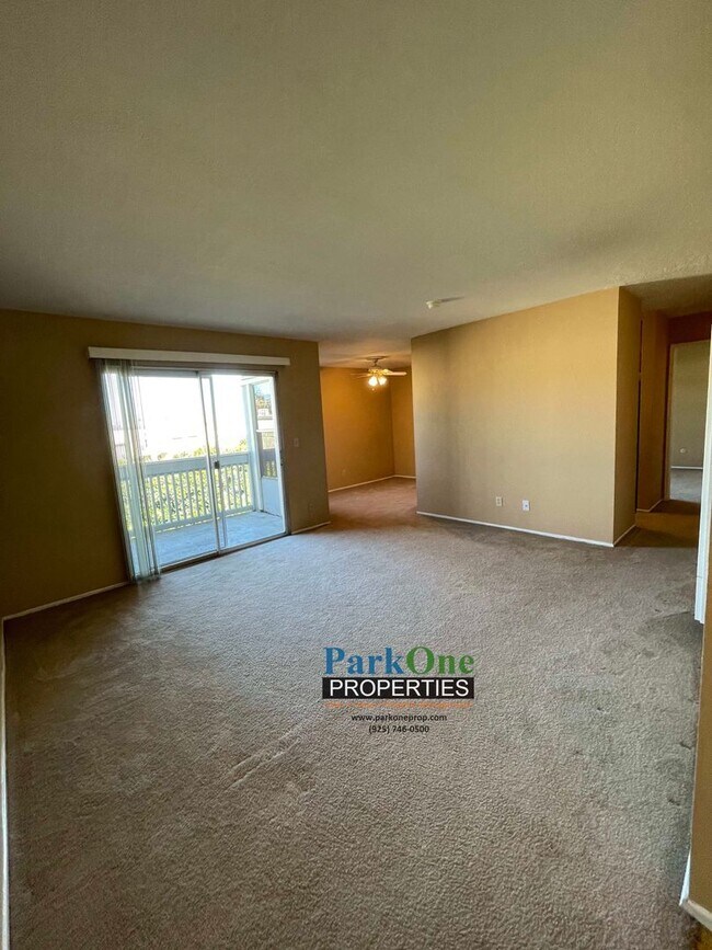 Building Photo - 2nd Floor Corner Unit Condo Near BART, Fre...