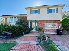Building Photo - 662 Interlaken Ln