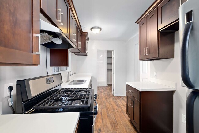Foto del edificio - 4553 1/2 St. Charles PL