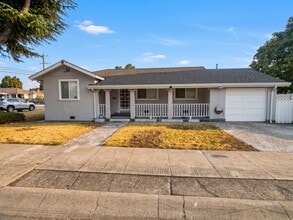 Building Photo - 14700 Pansy St