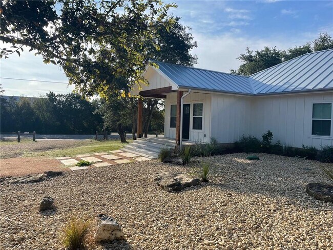Building Photo - 2206 Old Stagecoach Rd