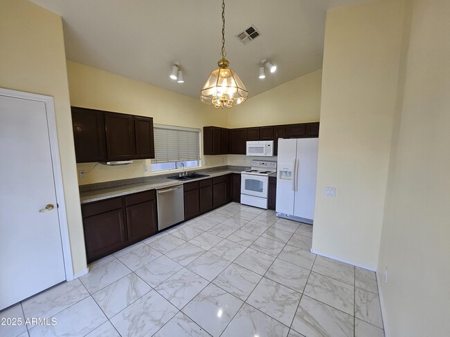 Building Photo - 4161 E Tanglewood Dr