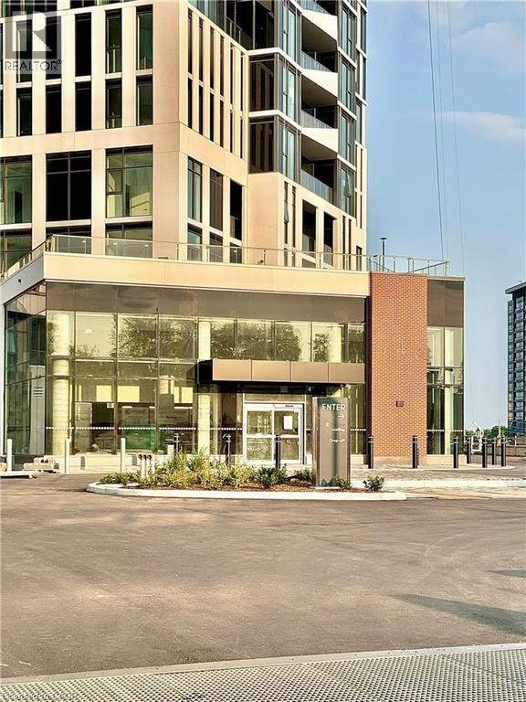 Building Photo - 25 Wellington St S