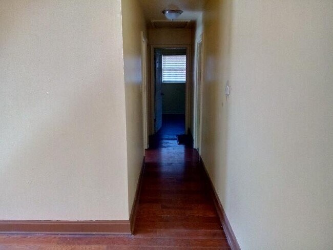 Foto del edificio - 322 Jefferson Dr