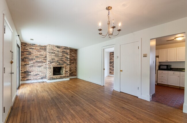 Building Photo - 1255 W Belden Ave