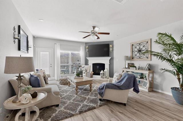 Foto del edificio - 9801 Diamondback Ln