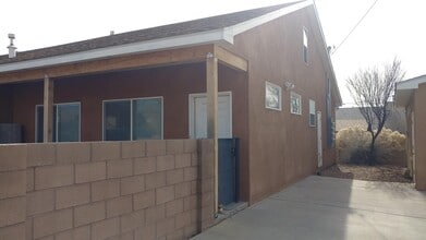 Building Photo - 623 Madison St NE Building Photo - 623 Madison St NE