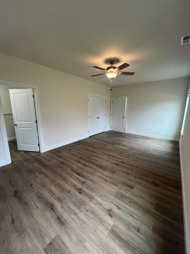 Foto del edificio - 08 Longbranch Dr