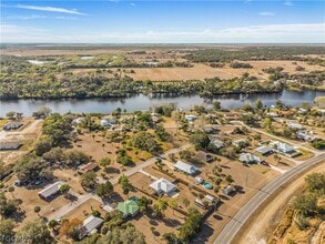 Building Photo - 985 Quail Run