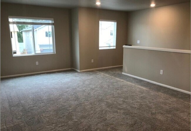 Building Photo - Beautiful, almost new Home Marysville!