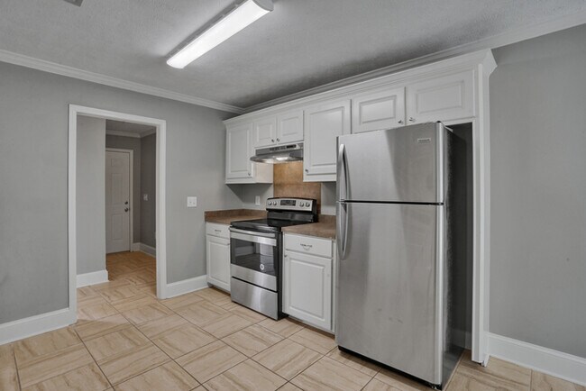 Foto del edificio - 170 Oak Grove Dr