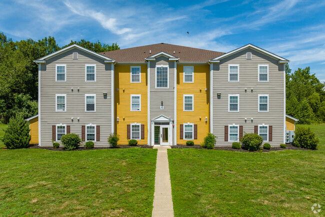 Building Photo - The Reserve at Saluki Pointe