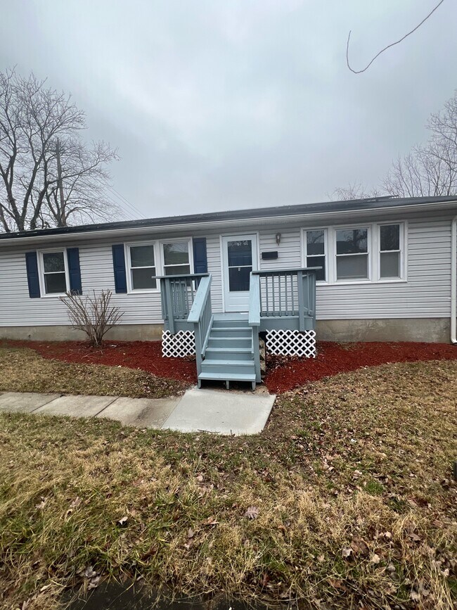 Building Photo - 609 N Stonestreet Ave