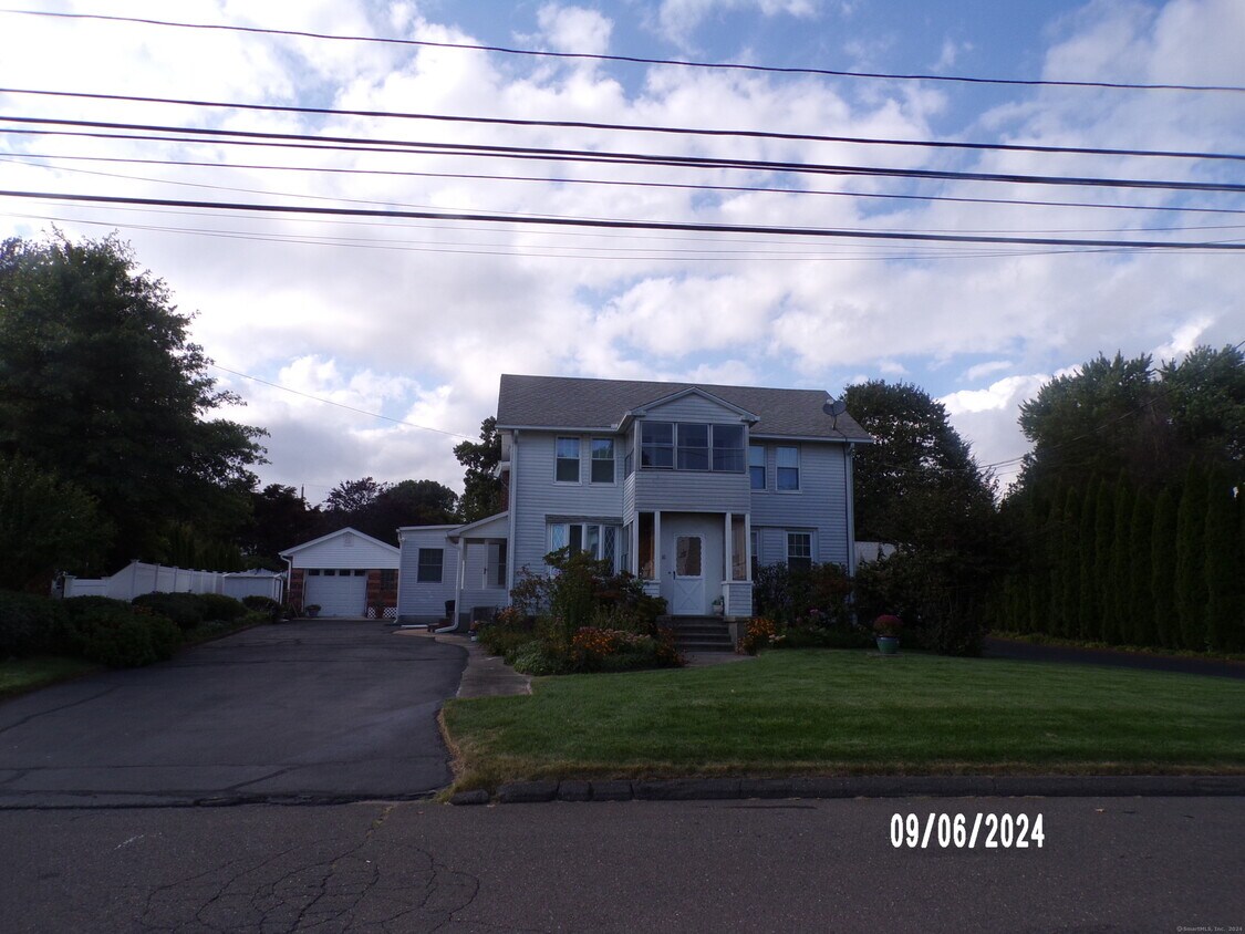 Foto principal - 18 Coe Ln