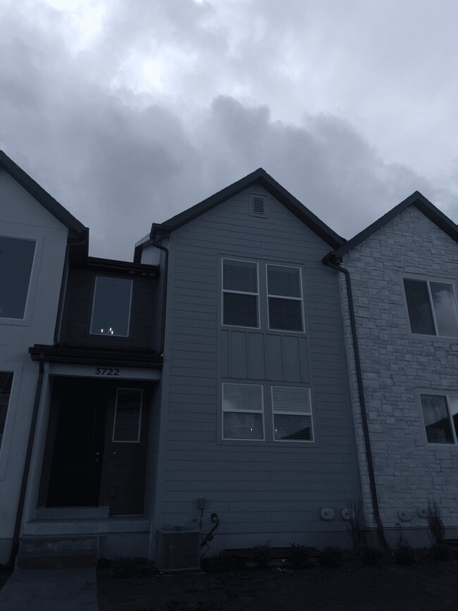Building Photo - 3722 970 N