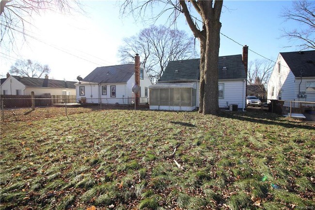 Building Photo - 4487 Niagara St