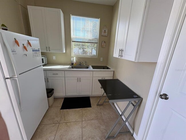 Building Photo - 907 Girard Dr