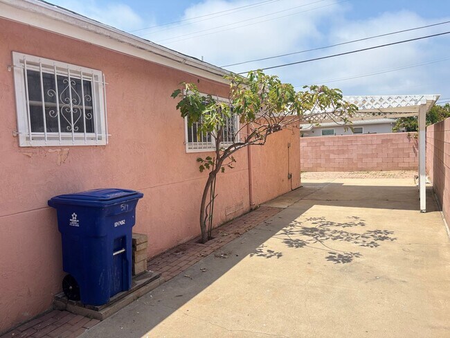 Foto del edificio - 2 bedrooms duplex in Chula Vista