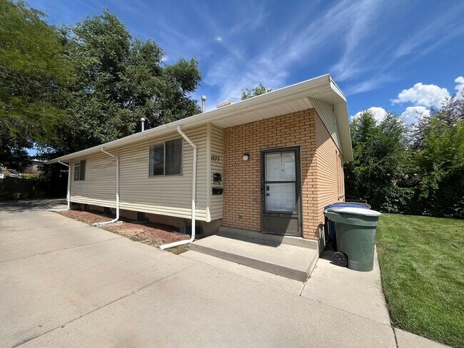 Foto del edificio - 1277 Crandall Ave S