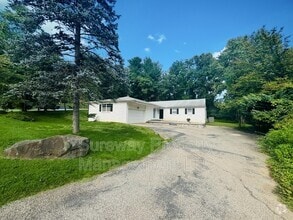 Building Photo - 605 Heather Ln