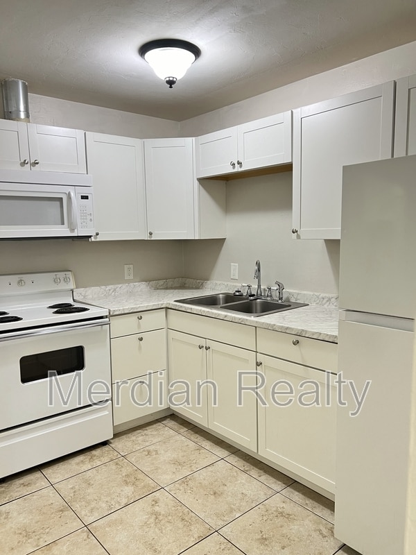 Building Photo - 7222 SW 45th Pl