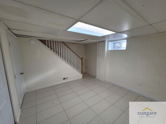 Building Photo - 5215 Wasena Ave