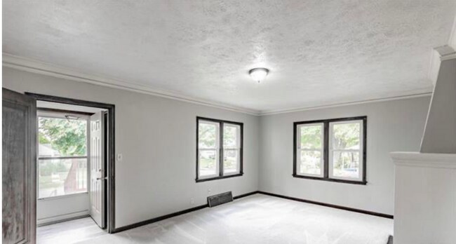 Building Photo - Spacious Four Bedroom Home!