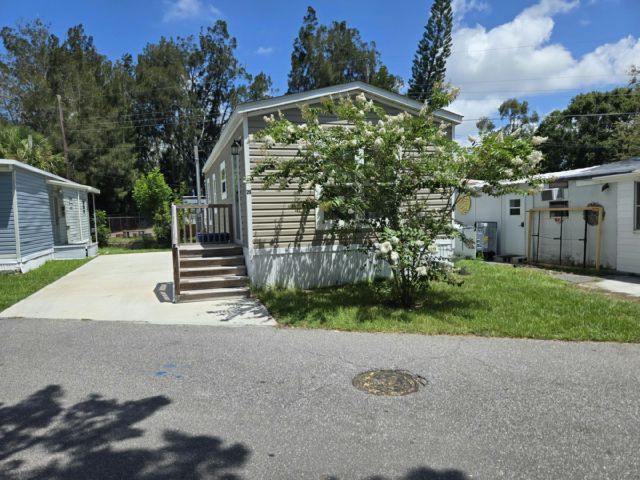 Building Photo - 12300 Seminole Blvd